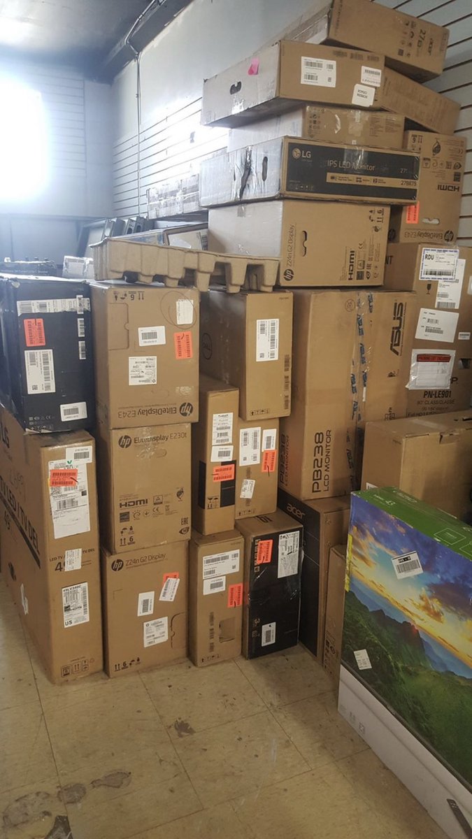 Tv,s monitors everything goes ! 125$