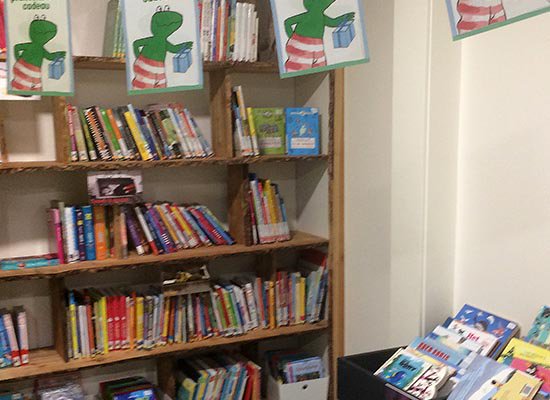 WAARDHUIZEN - De Verrekijker heeft Bibliotheek op school    woudrichem.net/nieuws/2019-10… @Cbsverrekijker  <a href="/HSchermers/">Hennie Schermers</a>
