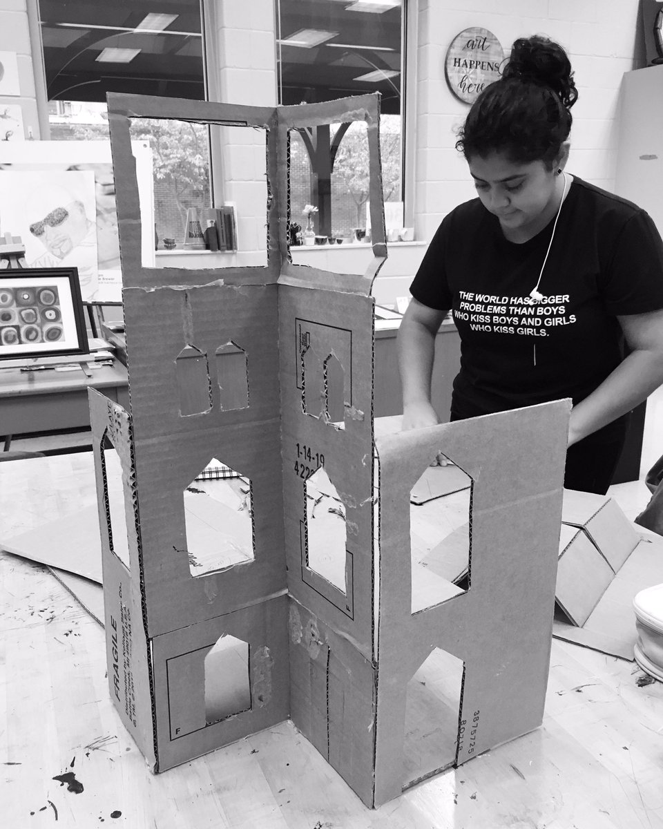 nchsvisualarts's tweet image. 3D structures are being build up...🧡 #nchsvisualarts #3Dart #applieddesign #cobbartrocks #artsedga #artteacher #arteducator