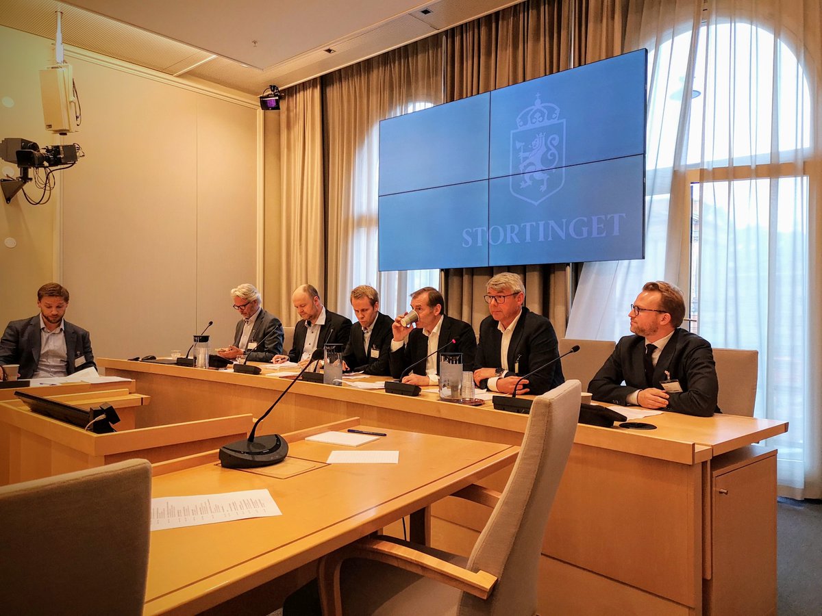 Dagens innsats for norske boligeiere: Huseierne på høring i finanskomiteen om statsbudsjettet. <a href="/meyermorten/">Morten Andreas Meyer</a> snakket norske boligeieres sak om bla. bedre BSU, lavere elavgift og at bokostnadene må holdes i sjakk.