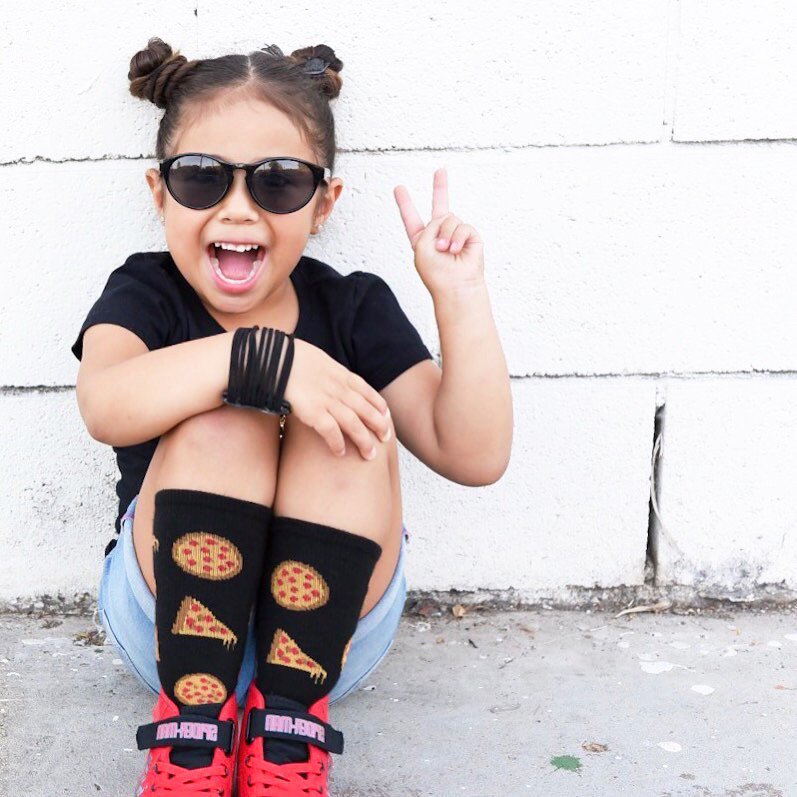 ✌️ ♥️ 🍕   #lifemotto

#kbellsocks #funfashionalways
📸: <a href="/our/">DaniEL</a>.chaotic.little.life
.
.
.
#kbsocks #funfashion #funsocks #socksoftheday #pizzalover #comfysocks #fallfootwear #socklover #sockaddict #crazysocks #backtoschoolready #sockgameonpoint #parentlife #sockstyle #cutesocks