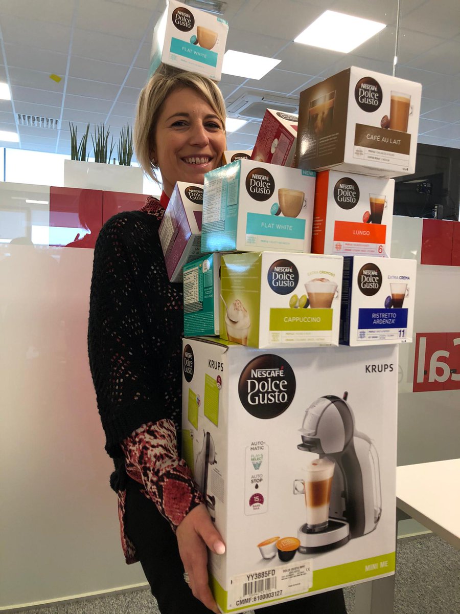 CallExcell's tweet photo. "Hoeveel kopjes koffie drinken we jaarlijks bij Callexcell?" Die prijsvraag lanceerden we op koffiedag. Collega Isabelle zat het dichtst bij het juiste aantal, namelijk 132.000. Zij gaat naar huis met een 'Dolce Gusto Mini Me' en een karrenvracht cups!☕ #CoffeeDay #Callexcell https://t.co/LwxMBaA5Ms