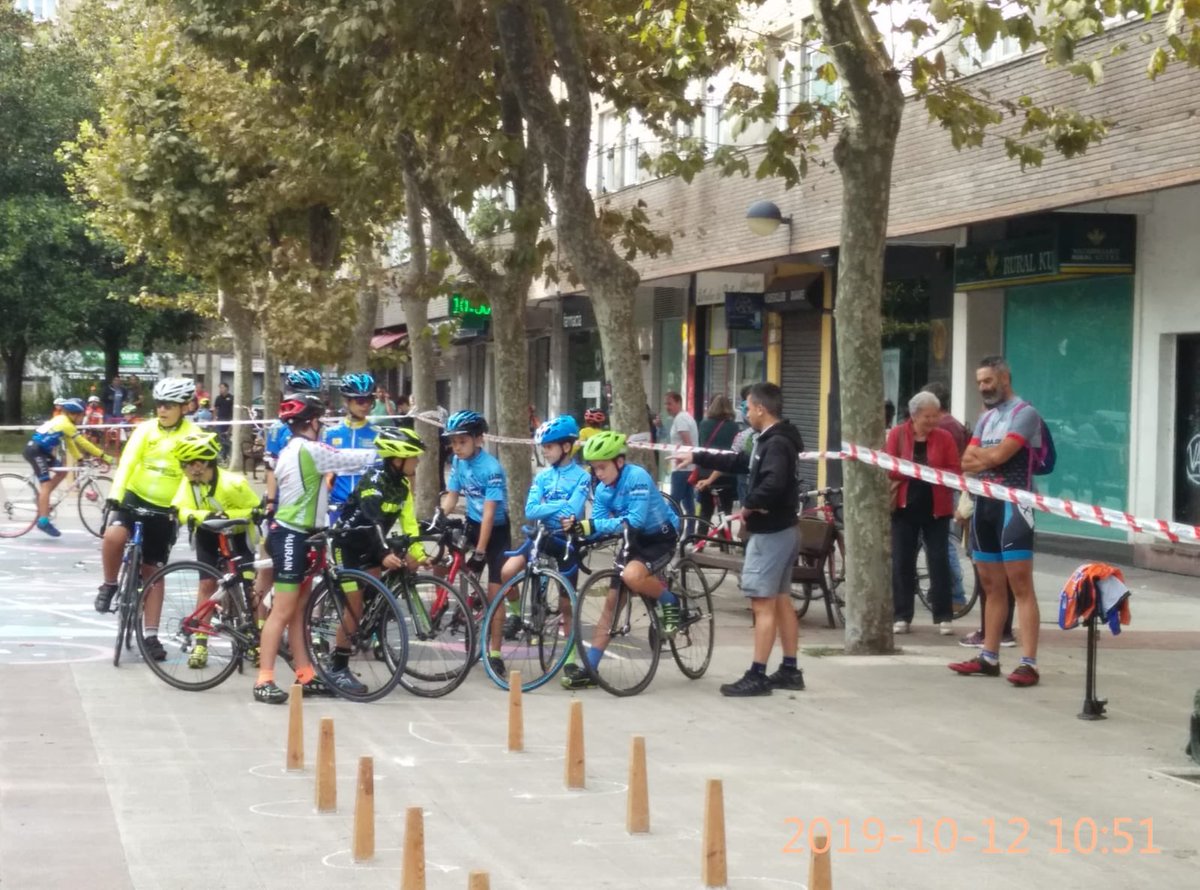 FordGarajeModerno-Aranako tweet media