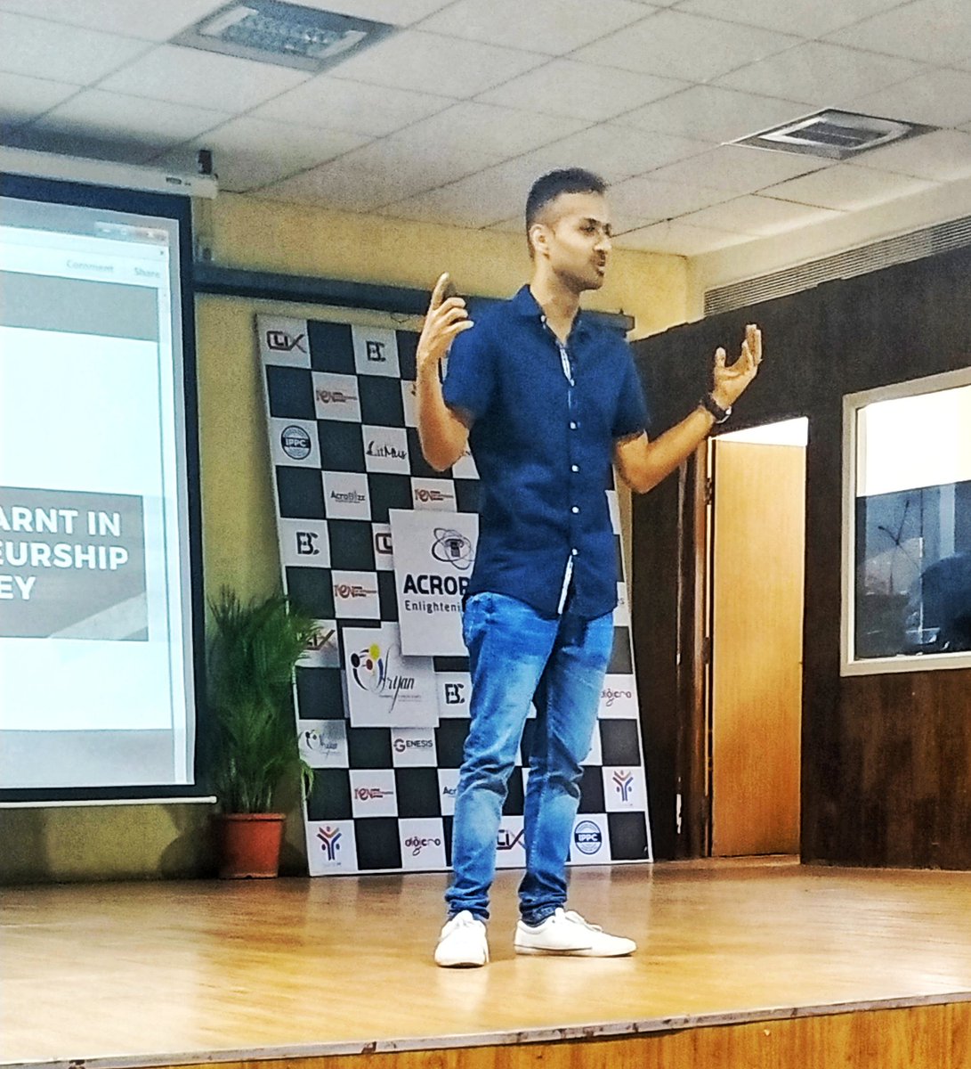 haardu_shah's tweet photo. Make your Personal Growth as a Lifestyle 💯💫
Session on point by @Gautamkhetrapal 

#acropolis #entrepreneur #lifeplugin #srijanecell #ecellacropolis #IIC #Growth #personaldevelopment #lifestyle #APJAbdulKalam 
@ecell_acropolis https://t.co/KPYJUz8M8C