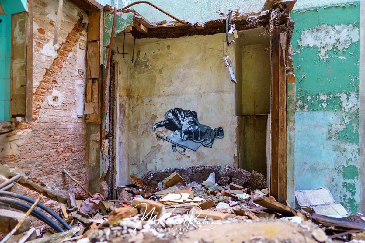 michaelrabone's tweet photo. La Puda de Montserrat, built in 1870 &amp; abandoned since 1958. 👻 #Barcelona #StreetArt #Art #UrbanArt #Painting #Pintofotografia #StreetPhotography #Artwork #GlobalStreetArt #UrbanArtBcn #HikingAdventures #Illustration #AbandonedPlaces #BarcelonaStreetArt #SM172 #Mural #StencilArt https://t.co/CcJD9xVbrb