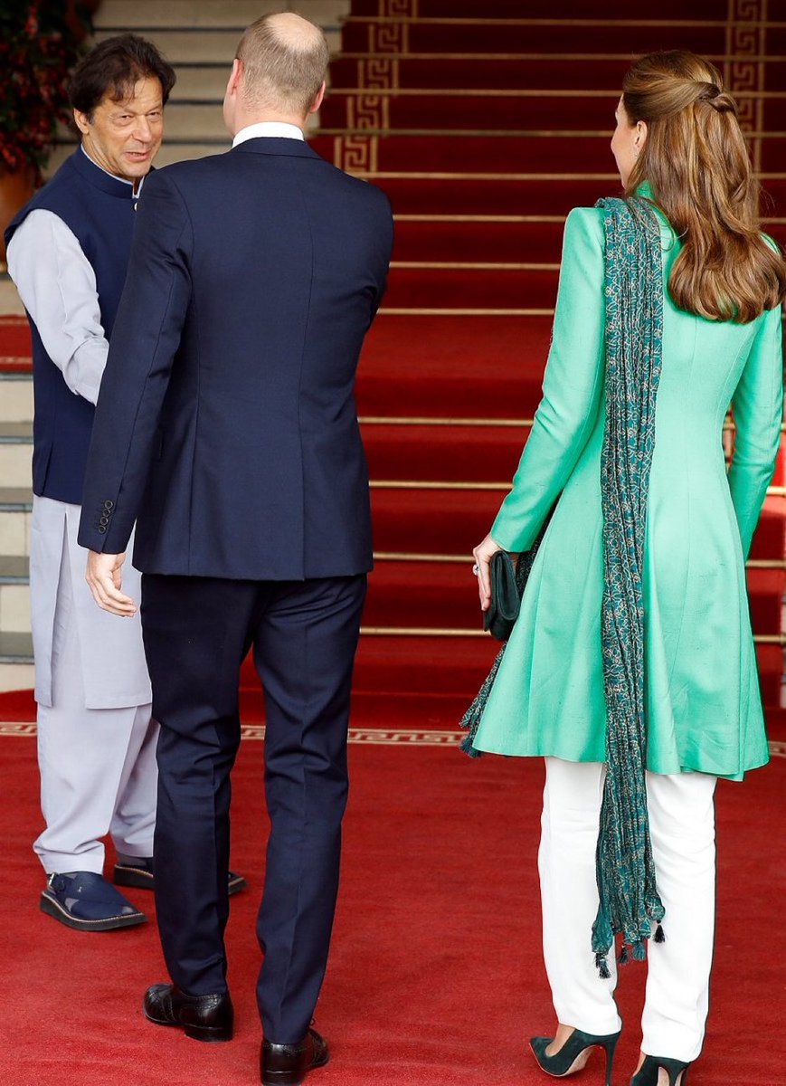 __SyedaRida's tweet photo. I'm sorry but these pictures are actually a big slap on our so called liberal society and specifically actresses. Look how she's respecting our cultural values by wearing these dresses. This shows our perception in her mind. Thank You Her Highness. #RoyaltourPakistan https://t.co/NQLAE49bo0