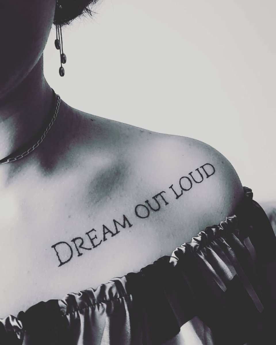 IraniqTarYer's tweet photo. Vibe of the day 🖤💙 #DreamOutLoud #MarsTattoo https://t.co/NgE6Ifq4lq