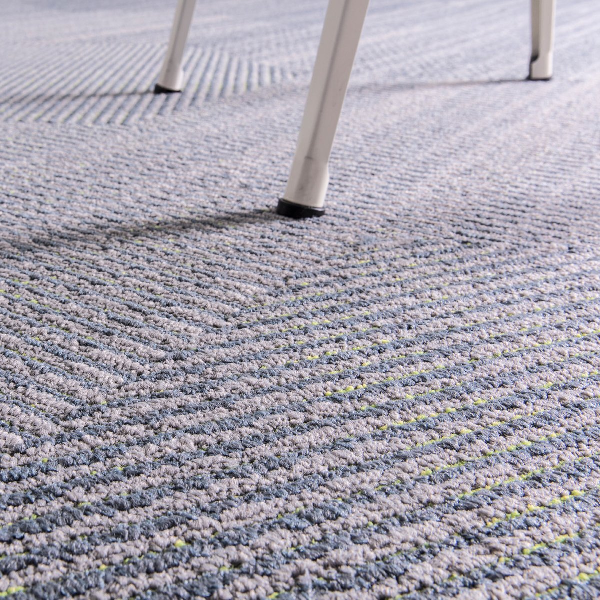 Ready for great news? Tarkett heeft onlangs twee erkenningen van “Goed Industrieel Ontwerp 2019” gewonnen voor de Flores en Colourant tapijttegels. ⁠Te bewonderen bij de GIO-tentoonstelling⁠ tijdens de <a href="/dutchdesignweek/">Dutch Design Week</a> 
#Tarkett #DESSO #GIO2019 #heyddw #ddw #designlink_nl