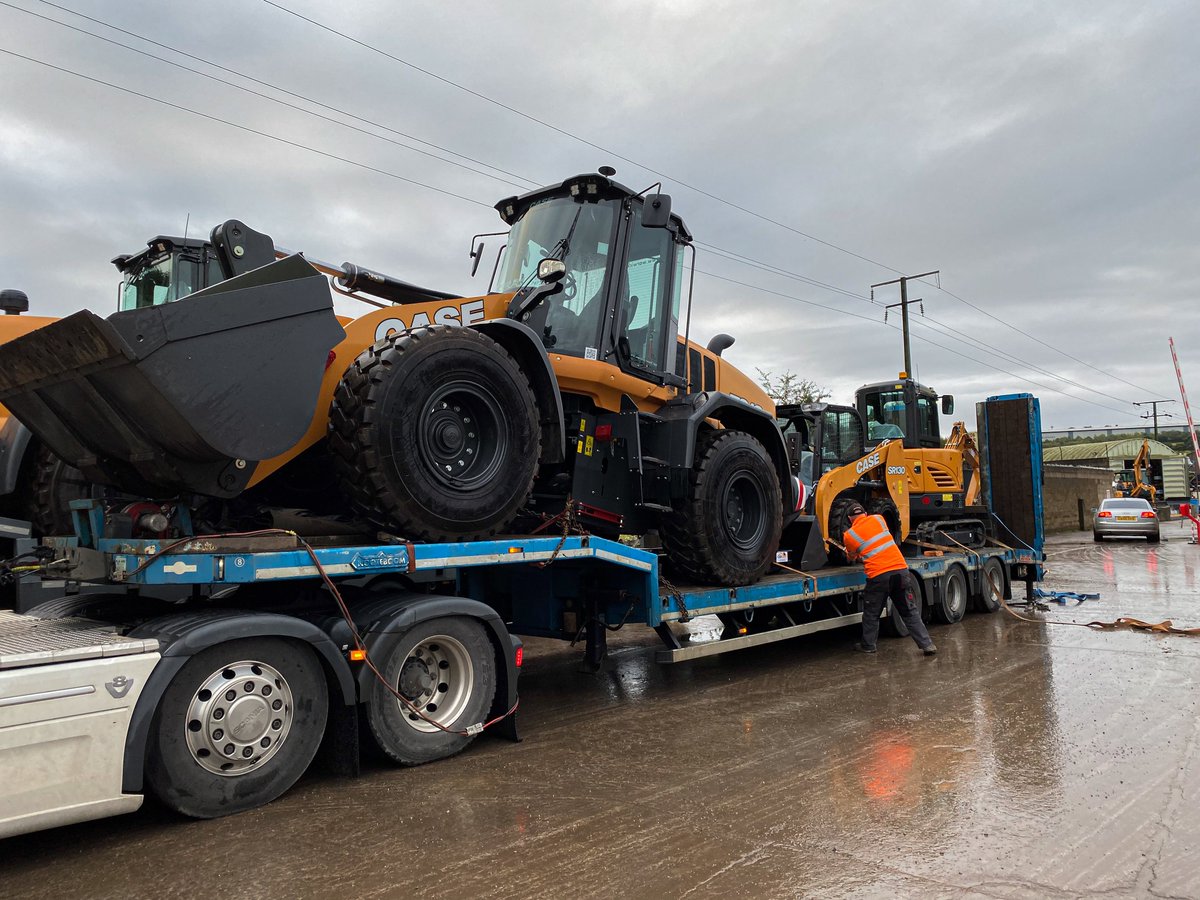 warwickward's tweet photo. Few hire machines loaded up and ready to head out this morning ! If you are interested in hiring a machine get in touch or click here - https://t.co/8OwGfZiTlQ
#WarwickWard #Hire #MachineHire #WarwickWardHire #CaseConstructionEquiptment #CaseCe #WarwickWardCase https://t.co/Z8pwkkHjxy
