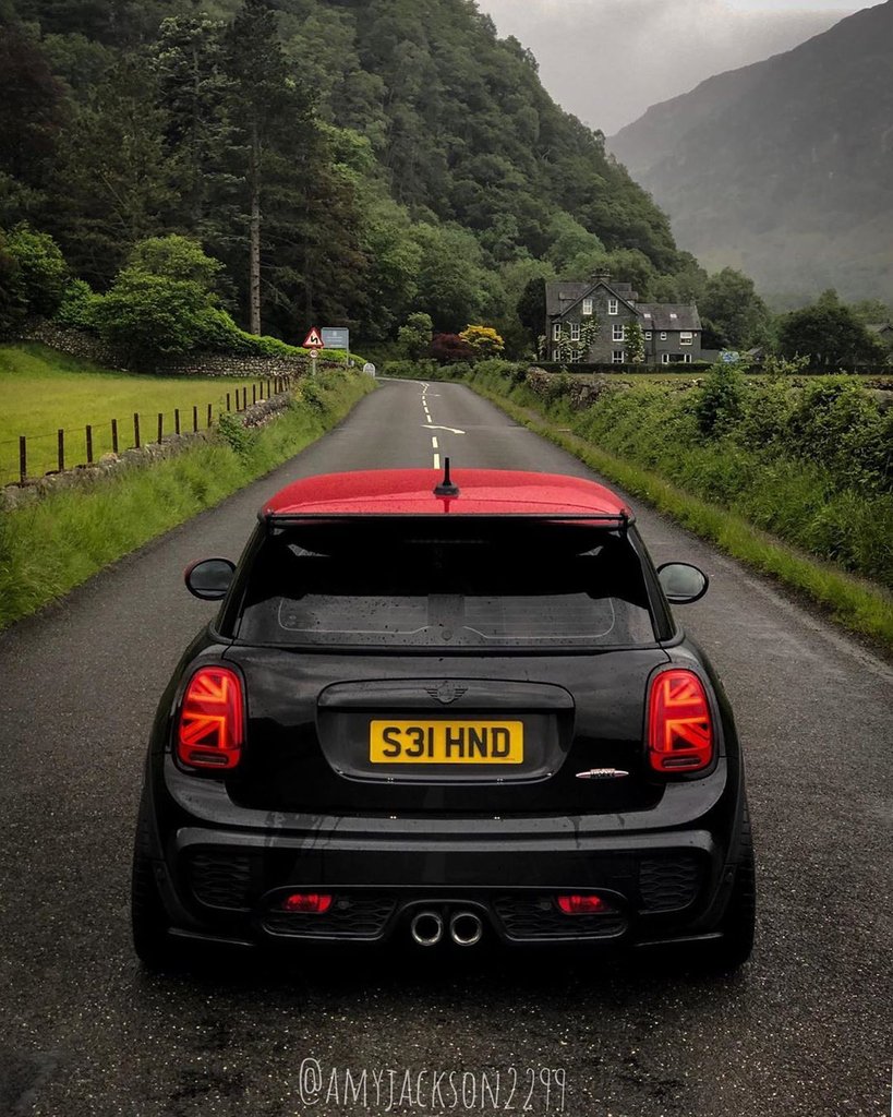 MINI's tweet image. Open road. Open invitation to a good time. From #MINIJCW Driver and IG user AmyJackson2299

#MINILove

[MINI John Cooper Works 3-Door Hatch: Fuel Consumption combined: 6.9 - 6.1 l/100 km, CO2 Emission combined: 158 - 140 g/km]