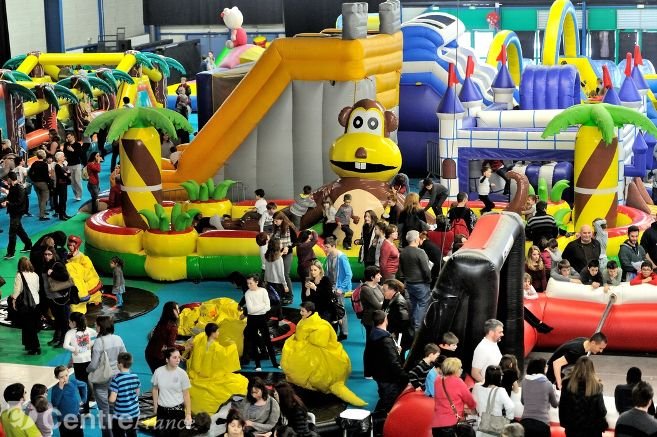 Air Parc revient à Auxerrexpo !!!! Du 24 octobre au 1er novembre 2019. Venez profiter de nombreuses attractions et jeux gonflables, 6000 m² pour se défouler dans des structures gonflables géantes.