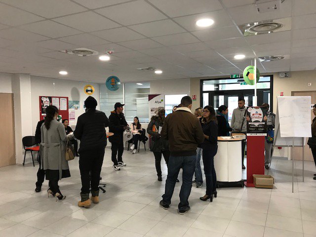 #1jourpour1formation c'est parti à Lucé. #AvecPoleEmploi, 400 demandeurs d'emploi invités pourront se qualifier pour trouver 1 #emploi.12 organismes de #formation presents ds les secteurs qui recrutent #batiment #Industrie #transport #service #commerce. <a href="/DT28CA/">Jocelyne De Cecco</a> @poleemploi_RCVL