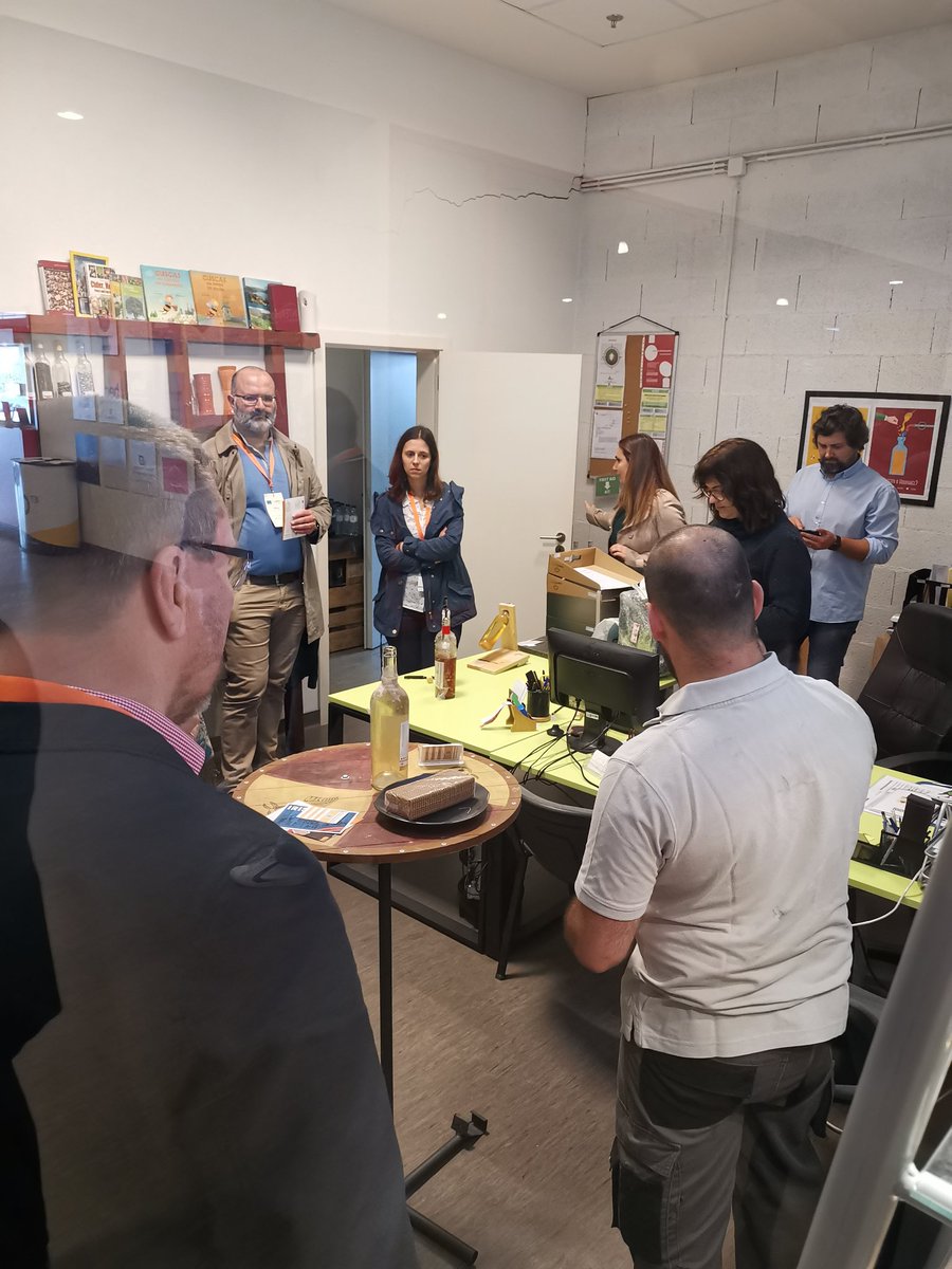 IplaceP's tweet photo. Learning about the bees and bee product innovators in Amarante. https://t.co/aTgI22KyaR