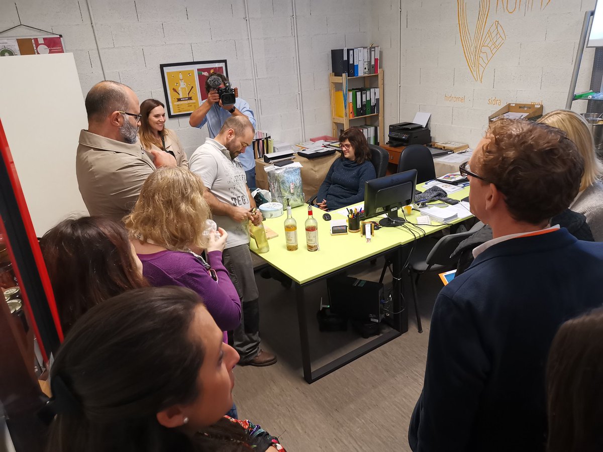 IplaceP's tweet photo. Learning about the bees and bee product innovators in Amarante. https://t.co/aTgI22KyaR
