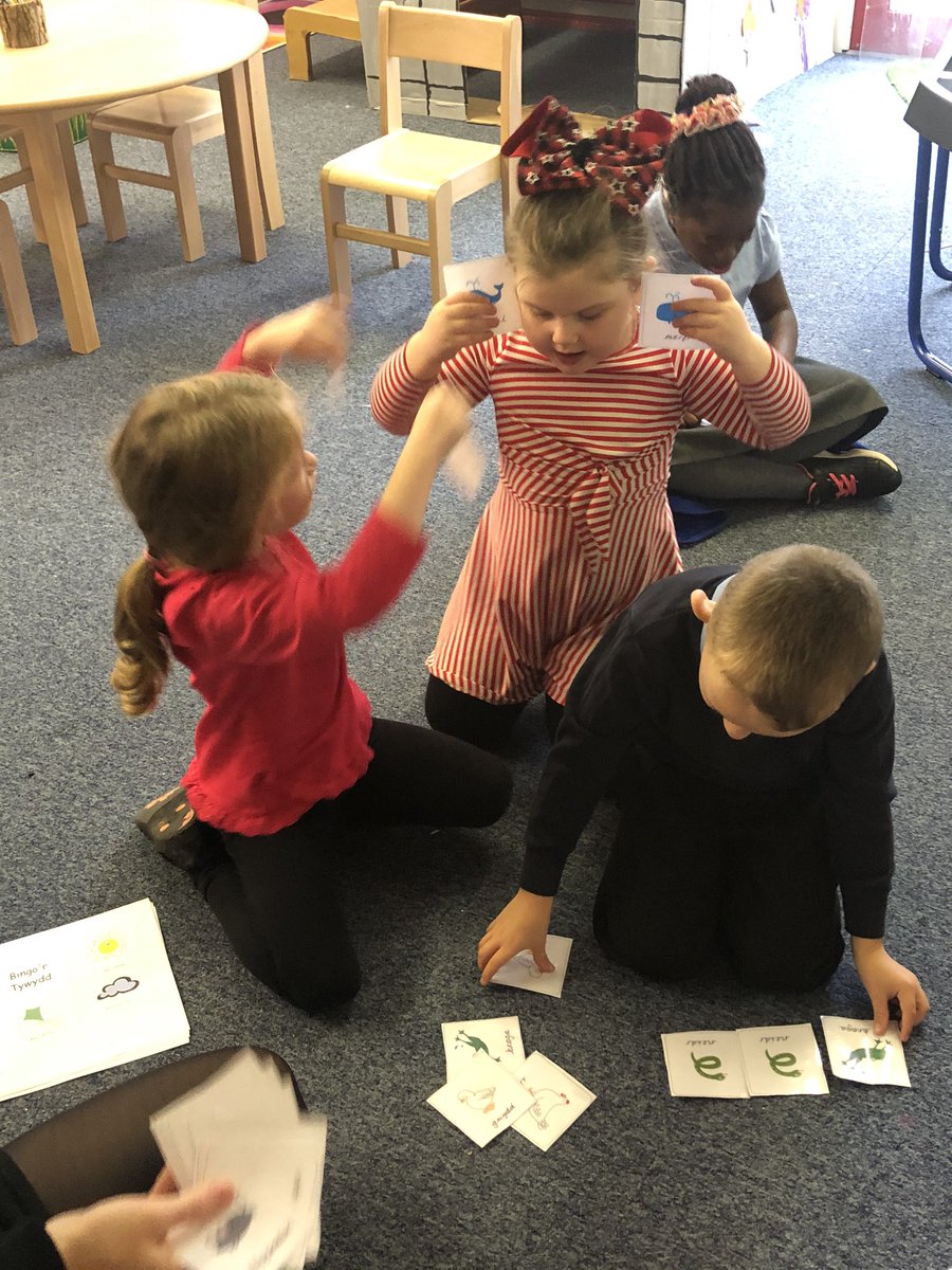 Monnow_Primary's tweet image. Ruby class are loving their “Shwmae Day” activities. #ShwmaeDay #rubyclass