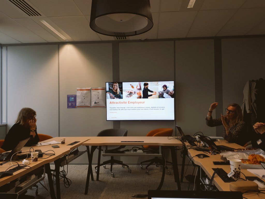 MarieBotte_'s tweet photo. J'assite aujourd'hui à la réunion des Campus Managers sur le site de Lyon #Orangejobs https://t.co/nXvepFWbvG