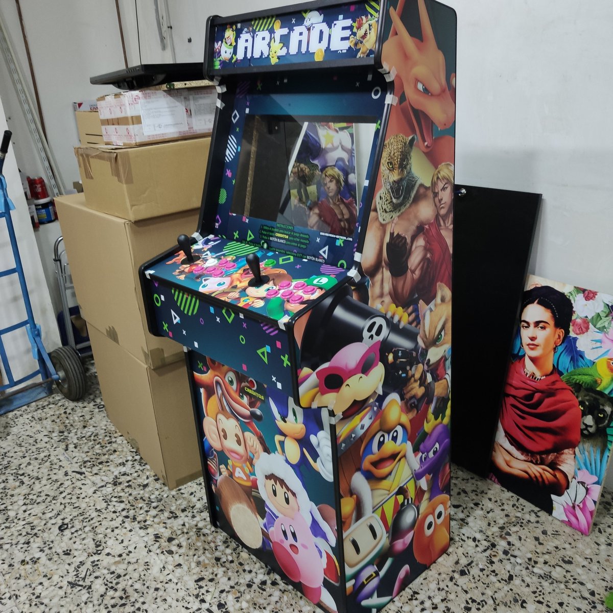 Arcades_RetroAl's tweet photo. Sólo le faltan los últimos retoques y nuestra #RetroLow estará lista para viajar a #Madrid
#arcade #mame #recreativas #industriaslorenzo https://t.co/4V0fn1MYlP