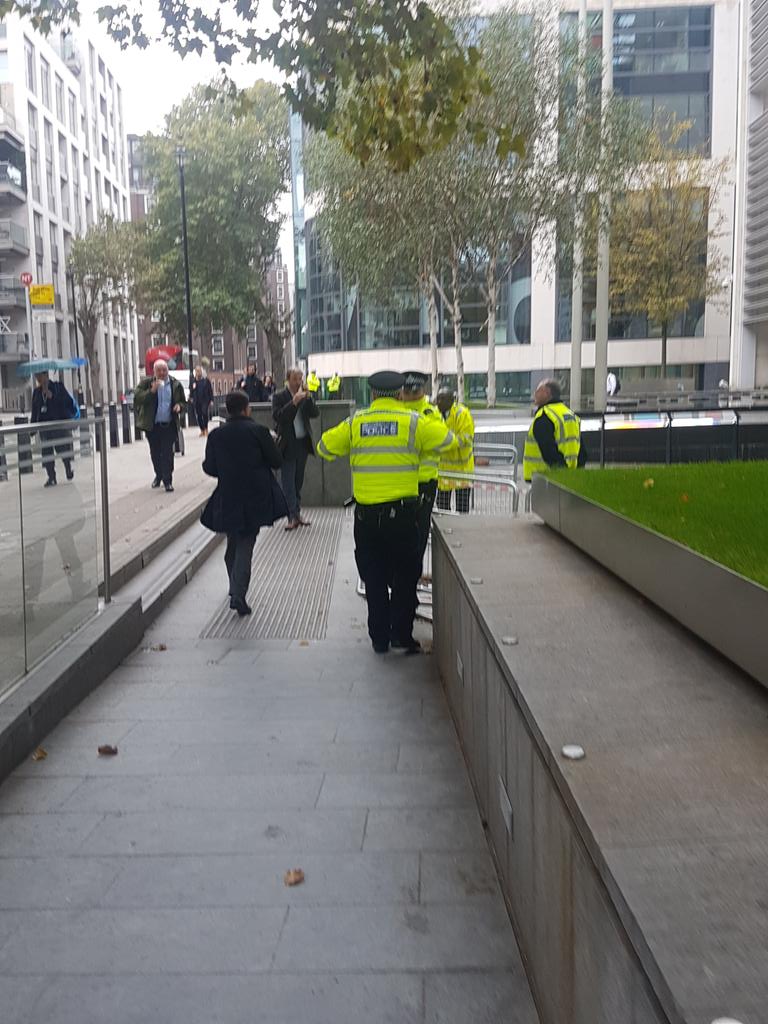 Keza_innovation's tweet photo. Westminster back to #Brexit 'normal' this morning but good to see all UK country flags out and thanks @metpoliceuk for helping keeping people working on wherever we're heading safe. #LifeofAPR https://t.co/rs4aBX4Mv1