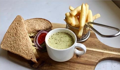 Autumn Specials 🍂🍁💚

The Old Barracks - Sandwich Boards Special

Any Sandwich, a small home made soup and a basket of chips 🥪🥣🍟 - £7.50 each or two for £12

golocaluk.com/brand/the-old-…

#isleofwight #golocaluk