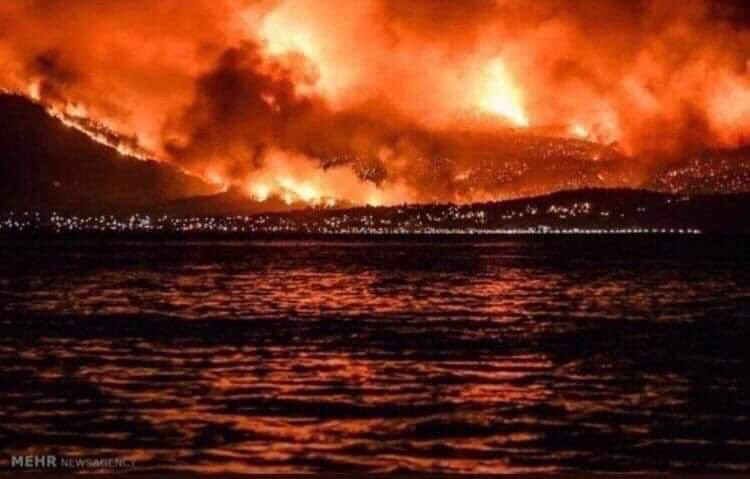 WissamBreidy's tweet photo. الطبيعة عملت ثورة والشعب رح يضل نايم. #PrayForLebanon #لبنان_يحترق https://t.co/KuZpf9LG4q