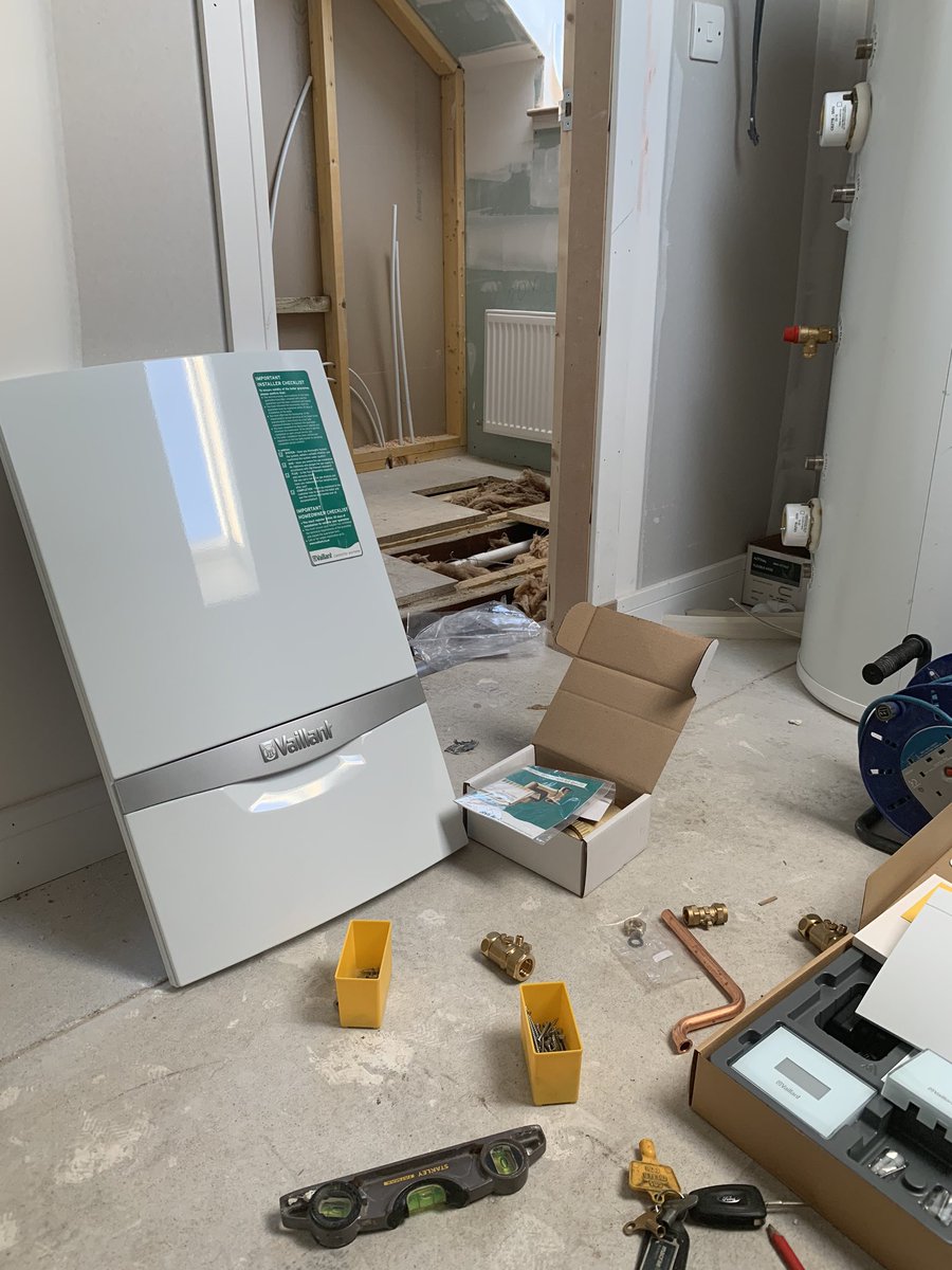 seanbrownplumb's tweet photo. When it comes to work this is kinda my happy place.... #vaillant #advance #heatingengineer #installationengineer #boilers #best #systemboiler #splan #vsmart #highstandards #professional @vaillant.uk https://t.co/X1yeYSZhC9