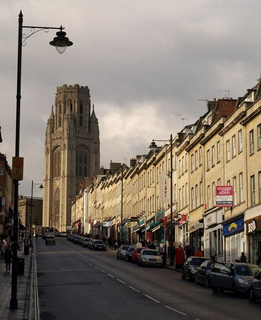 UKIntgroup's tweet photo. Park Street is full of independent bars, restaurants and clothes and coffee shops! Come and check it out!#bristol #uk #england #inglaterra #parkstreet #student #estudiante #exchange #intercambio #visitengland #visitbristol #learnenglish #aprenderingles #erasmus #willsmemorial https://t.co/jjX6ZyuuPq