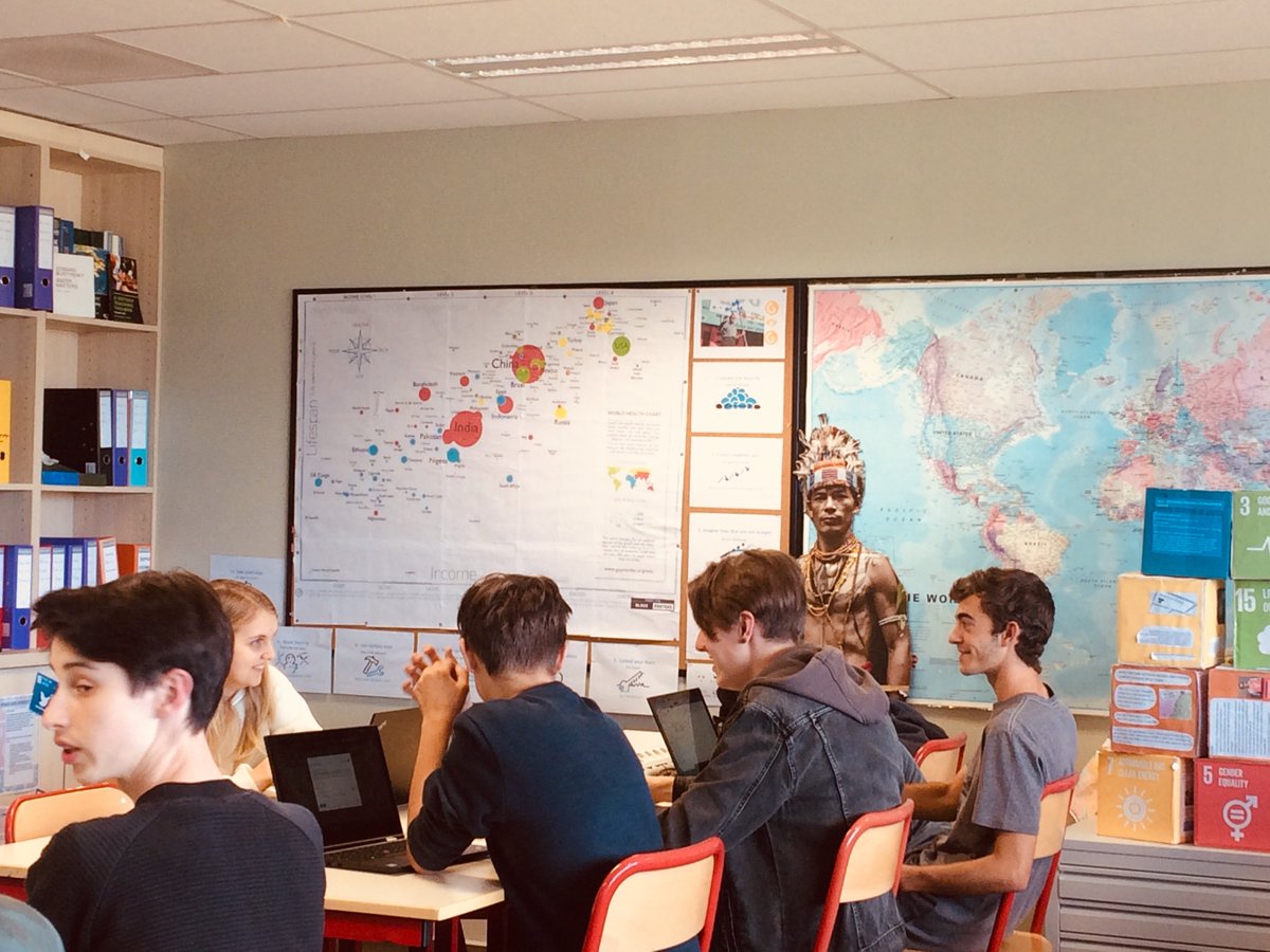 MattPodbury's tweet image. I've managed to @block_posters the #Gapminder World Health Chart 2017 to use as a follow up to our extensive work on @factfulness in Geography. Any plans to produce some nice large glossy classrooms posters that we could buy instead @Gapminder? I know plenty of people who would.