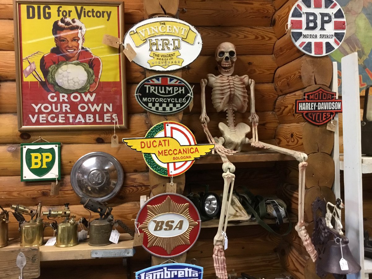 WardonHill's tweet photo. @DorchesterTIC @Abbey_104 Skeleton staff @WardonHill this week! Over 60 traders of #antiques #vintage #collectables #gifts along with the #tearoom Level access, plenty of free parking and dog friendly https://t.co/JFe933QwVV