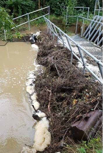 EnvAgencyMids's tweet photo. Our teams have been out and about clearing debris from watercourses and screens, like here at Melton Brook in #Leicestershire. Please keep checking your #Flood risk
https://t.co/4HSc5MbL20 https://t.co/D19Y0pmBJI