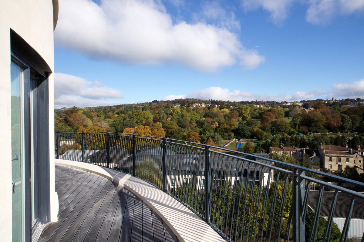Get an unbelievable view of #Bath from the top floor of our #SovereignPoint building in #BathRiverside 🙌  

Take a look at our modern apartments online or call our team on 012254 63517 to arrange a viewing: bit.ly/2RQ6bto. #Property #Apartments