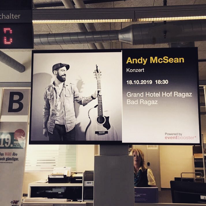 One last time for this season: Bar-Concert at Grand Resort Bad Ragaz! This Friday from 9pm to 11pm 🙌🏻 Special thanks to #EmanuelReiter for sending me that picture - taken at a post office (there‘s still some existing...) 🤜🏻🤛🏻

#tourdates #ontheroad #livemusic #singersongwriter