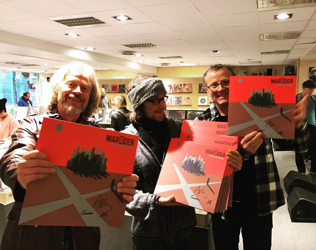 oppellerned's tweet photo. Skjør anledning med glade gutter! #bigdipper #vinyl  #godevenner #slowrock https://t.co/ahtFpKBwE8