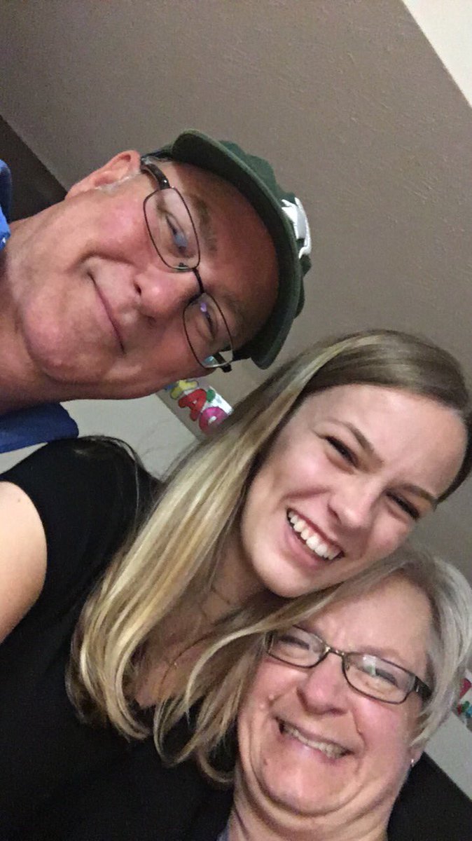 DhoffmanDoug's tweet image. Happy 21st B-Day Claire! I love you and am very proud of the person you have become! 🍾🎉@ClaireHoffman17