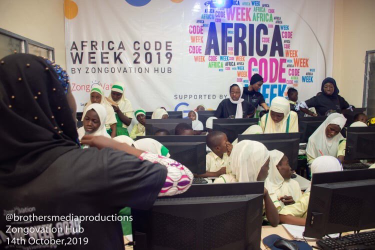 ZongoVationHub's tweet photo. Students from our #ZongoWomenInTech program teaching school children from Darul Hijra Islamic School the basics of Scratch Programming during #Day1 of our @AfricaCodeWeek celebration. @MBawumia @sap4good @Google @MustaphaHamid @Foundation_DO @SBawumia @giz_ghana @DAcconciaEU https://t.co/vv1vXNzZbL