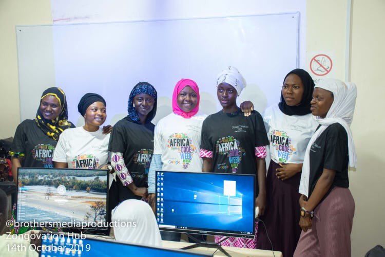 ZongoVationHub's tweet photo. Students from our #ZongoWomenInTech program teaching school children from Darul Hijra Islamic School the basics of Scratch Programming during #Day1 of our @AfricaCodeWeek celebration. @MBawumia @sap4good @Google @MustaphaHamid @Foundation_DO @SBawumia @giz_ghana @DAcconciaEU https://t.co/vv1vXNzZbL