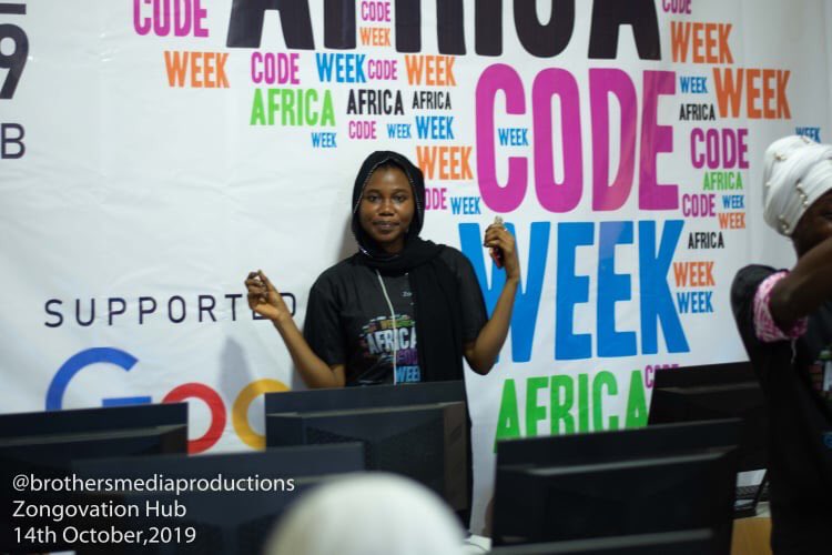 ZongoVationHub's tweet photo. Students from our #ZongoWomenInTech program teaching school children from Darul Hijra Islamic School the basics of Scratch Programming during #Day1 of our @AfricaCodeWeek celebration. @MBawumia @sap4good @Google @MustaphaHamid @Foundation_DO @SBawumia @giz_ghana @DAcconciaEU https://t.co/vv1vXNzZbL