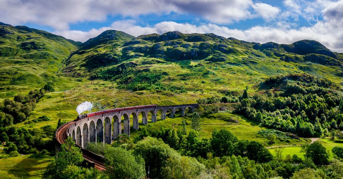 NationalRailCom's tweet image. From buzzing cities to spectacular landscapes, Scotland is a beautiful country that’s right on your doorstep.
With wild-camping legal and free just outside of it’s cities you don’t even have to pay for accommodation!

#CheapTrainTickets #TrainServicesUK
nationalrail.com/exploring-scot…
