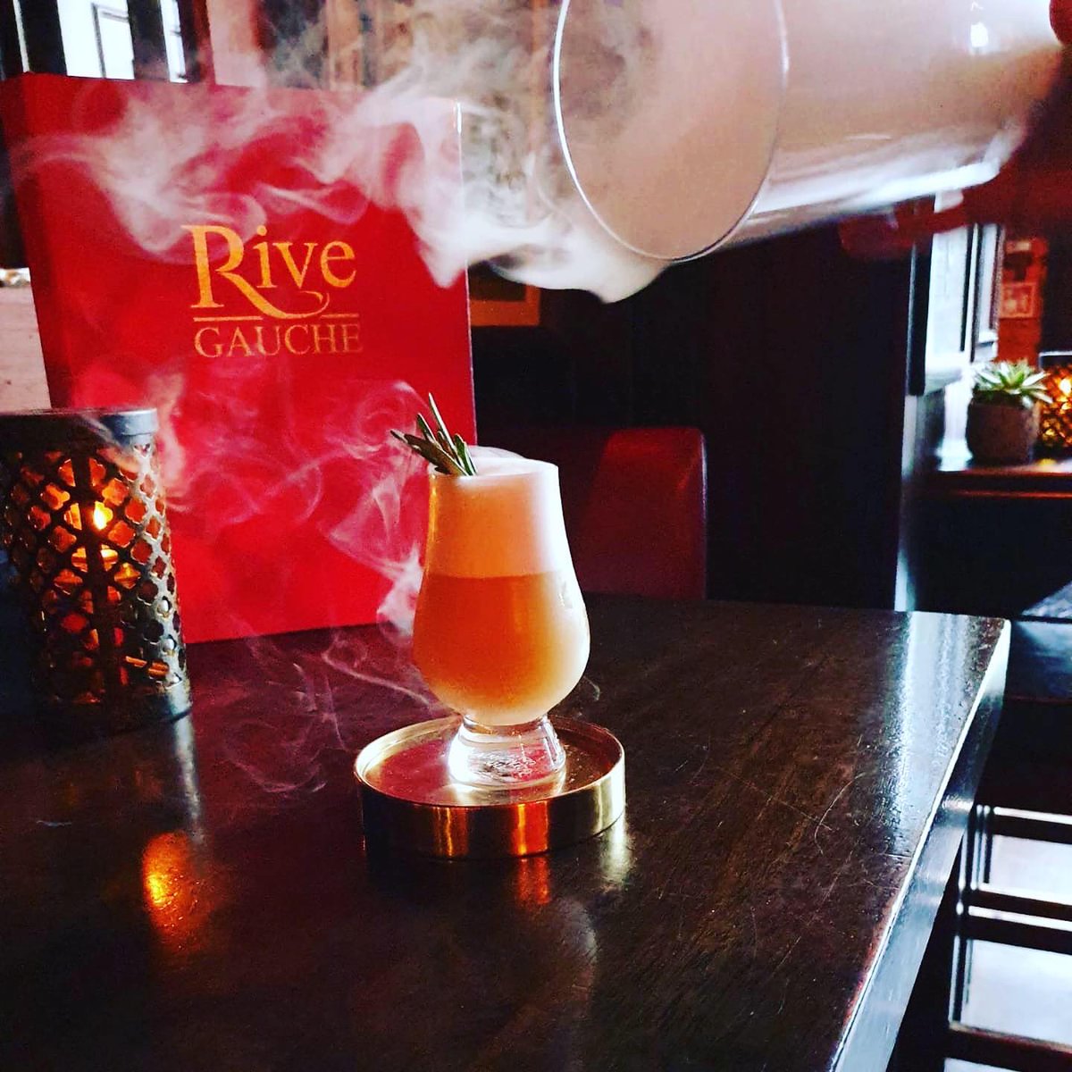 Have you tried our Cocktail of the Month? Rosemary Smoke 👌🏼🔥🍹 •Glemorangie •Rhubarb •Ginger •Apricot •Orange Bitters •Egg Whites •Rosemary #cocktailofthemonth #rivegauche #rosemarysmoke #glemorangie