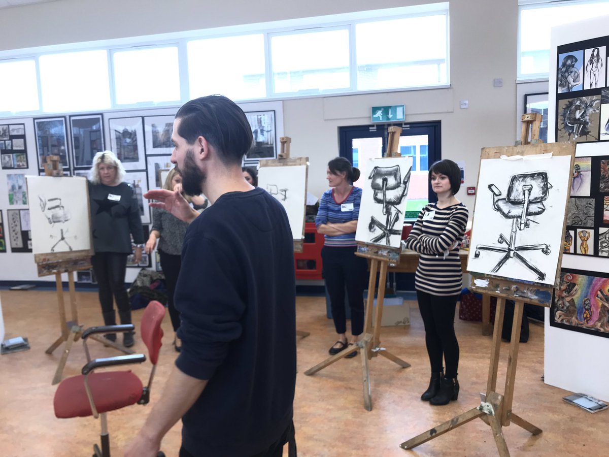 Fantastic #leadpractitioner session from Ellen Heeney @whs_cardiff ! Starting today’s GCsE Art and Design session with @G_R_Evans - inspiring and invigorating teachers through creative work, using charcoal drawings. @CSCJES #ExpressiveArts @A2ConnectWales