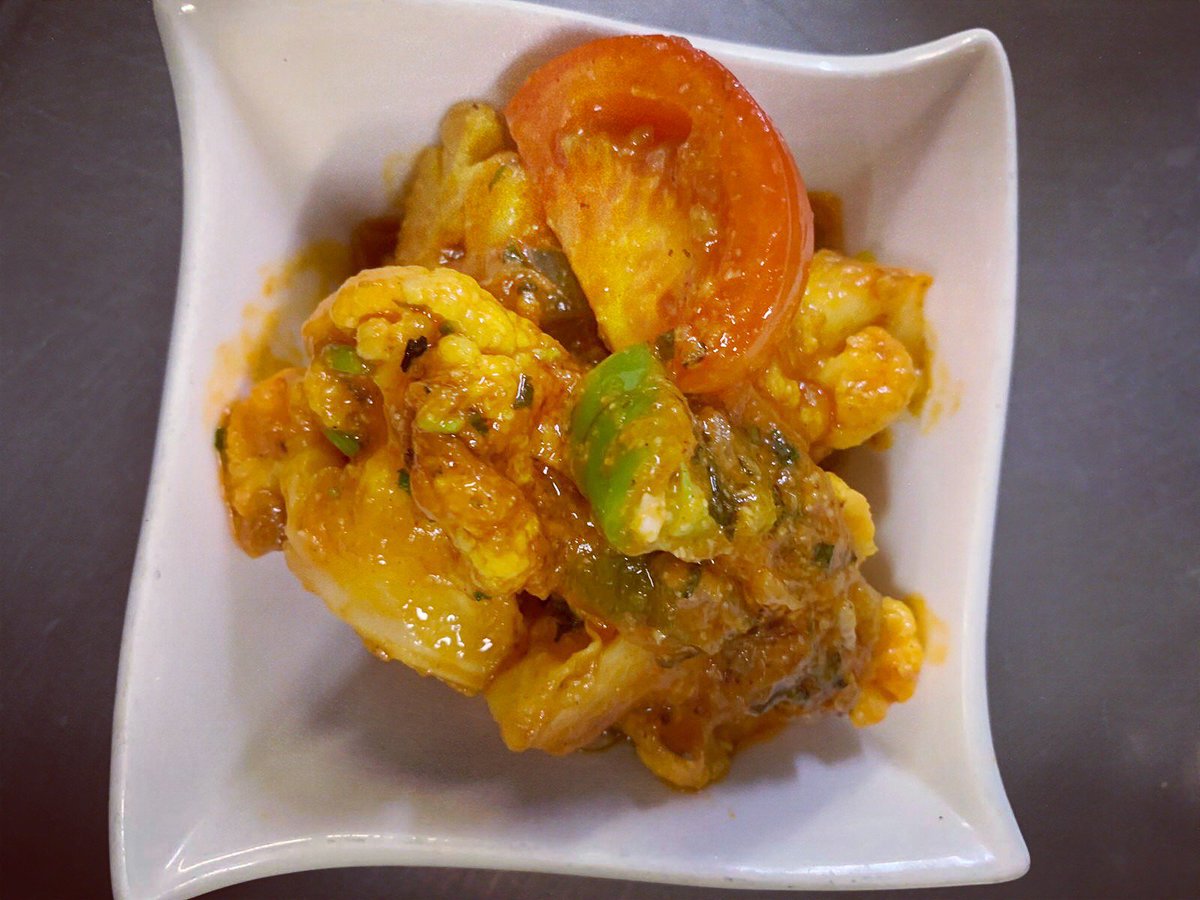 KhansBanus's tweet photo. Try our delicious Aloo Gobi, a delicate blend of cauliflower, potatoes, peppers and tomatoes - a fabulous side dish  or part of a vegetarian feast! https://t.co/8KNYbin9yp