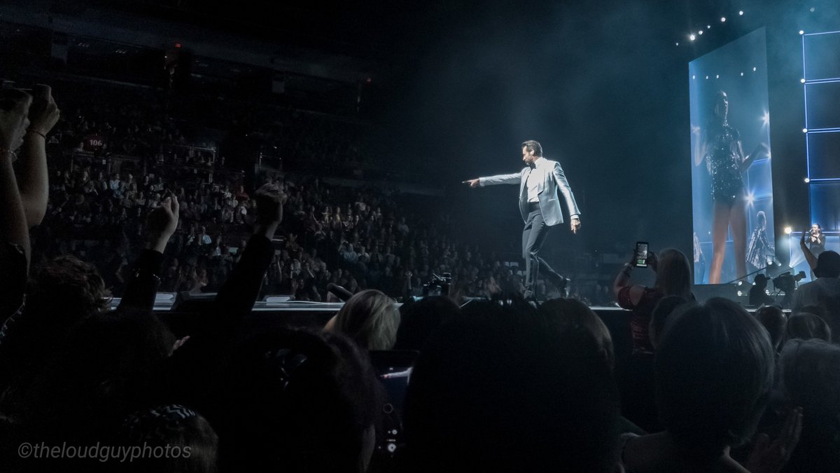 devindelgrosso's tweet photo. Was at @RealHughJackman 's tour the other day.  Took a few pics (with my phone) that turned out great (after editing)!  #greatestshowman #TheManTheMusicTheShow #broughtussomeculture https://t.co/wJO3ObCZMi