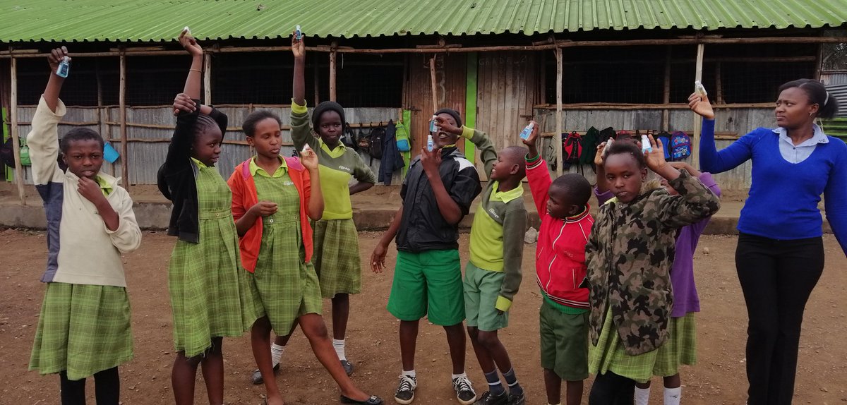 DandoraHHC's tweet photo. Today @DandoraHHC joined hands with @EOltau volunteers to celebrate the Global Handwashing Day at our neighbor school, the Bridge International located at Dandora Dumpsite. We taught kids how to properly clean their hands.
#GlobalHandwashingDay
#DHCcommunity
#BEcampaign https://t.co/arng1vhxum