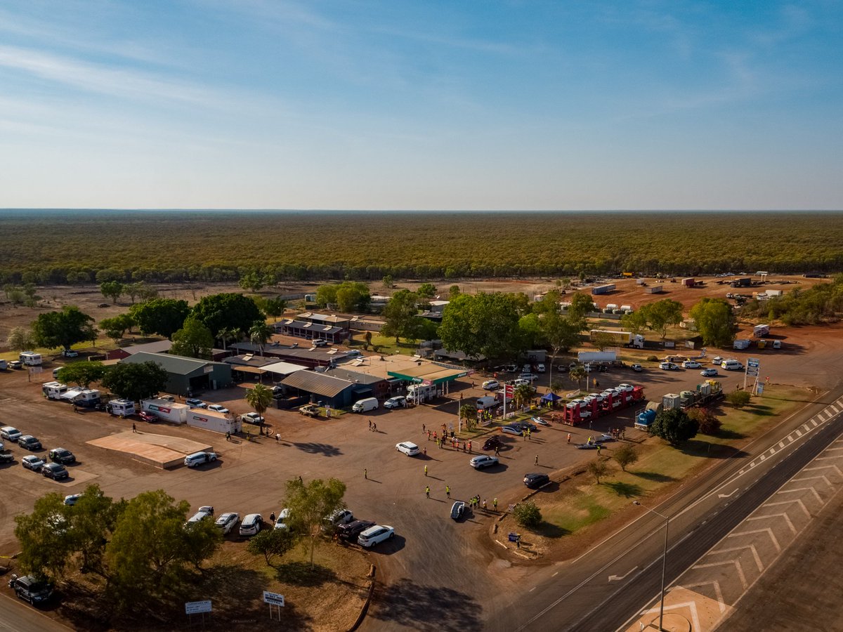 blueskysolar77's tweet photo. Cleared ctrl stops 2 and 3 on day 2:  Daly Waters and Tennant Creek. At one point, we pulled over due to elec issues, dropping us to 11th place but we regained  9th place standing when we ended the day just past Devil's Marbles! Go #77! #solarracing #vforviridian #uoft #uofteng https://t.co/U6bv28iXQZ