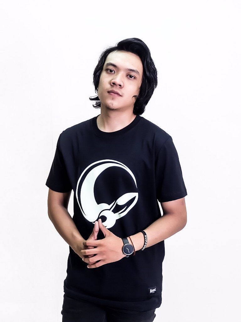 New arrival
REBORN "ROCKET OFFICIAL logo" (glow in the dark)
___________________________________
Price : 125k
Size: Ask for detail
___________________________________
For order: 
WA: 0852-6010-1661