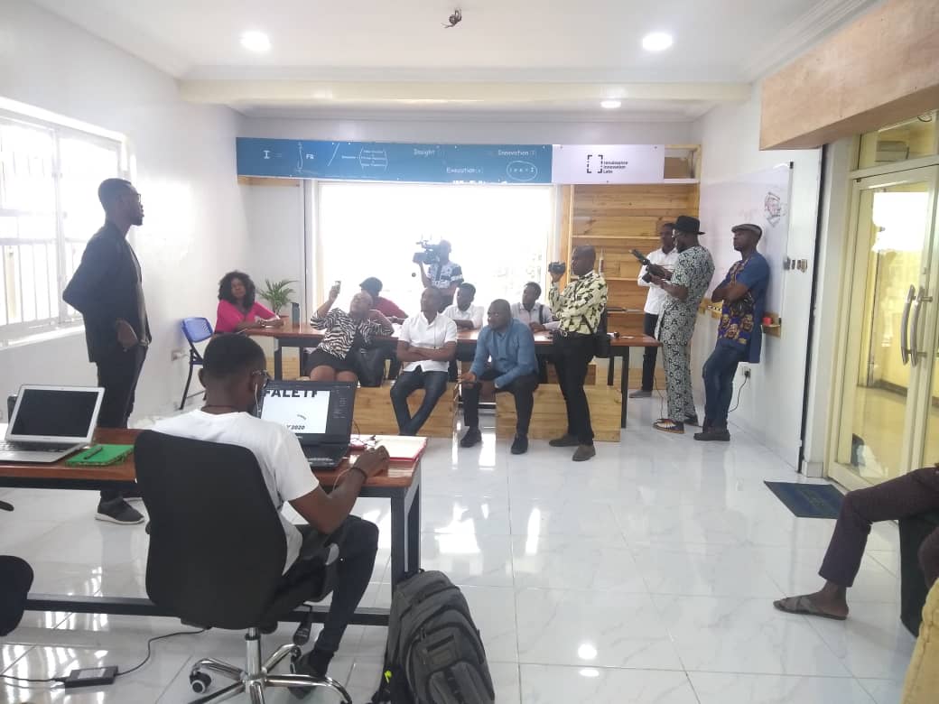 _NDLink's tweet photo. @Dabota_fubara @Soibi_ilate @MimamKristina @Samson_Goddy @ThankGodDonald @Miz_Impeccable @DirectPHC @PHSpaceApps @phcityonline More highlights from yesterday when the Innovation Tour team visited
#Strategichub
#renaissancehub
#rivetech #techcreek @techcreekng
#NDLink #Oil2tech #StartupPortharcourt #NigerDelta https://t.co/z6WiVRr4G6