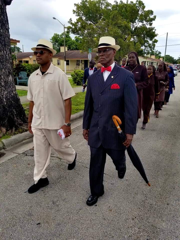 Renata564's tweet photo. Brotherhood π
Recap from #HDOA19 A Day Of Service Saturday October 12, 2019 spreading the Good News #FarrakhanSpeaks #MMM24th
#MM29
#Miami
#7thRegion https://t.co/3TRhAV0j1A