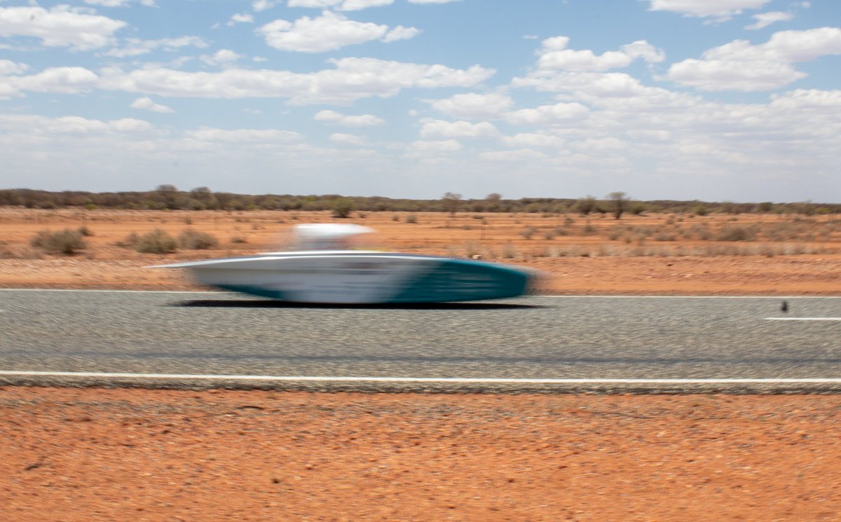 blueskysolar77's tweet photo. Day 3 was stressful. We overtook and were overtaken, and saw hills and clouds. Despite the hassle, we passed ctrl stops 4 &amp; 5, Barrow Creek and Alice Springs, are still 9th, and finished more than 1/2 of #bwsc19

#77 #vforviridian #solarracing #uoft #uofteng https://t.co/lxsX6yd77w