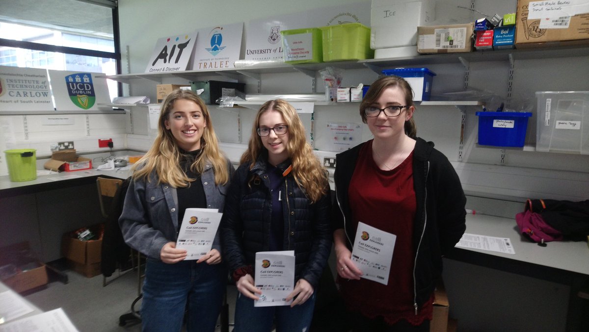 Welcome to the @Cellexplorers nuigalway team Katie, Lauren, Danielle & Ellen (not pictured)! 1st #fantasticDNA training done by our national coordinator @JanicSchulte  yay! #BelieveInScience