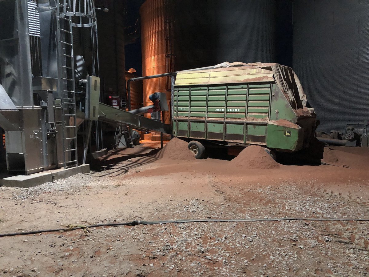 INDIANA_COOP's tweet photo. #CornScreenings #BeesWings #CowChowWagon has a few leaks https://t.co/xshO6JHReZ