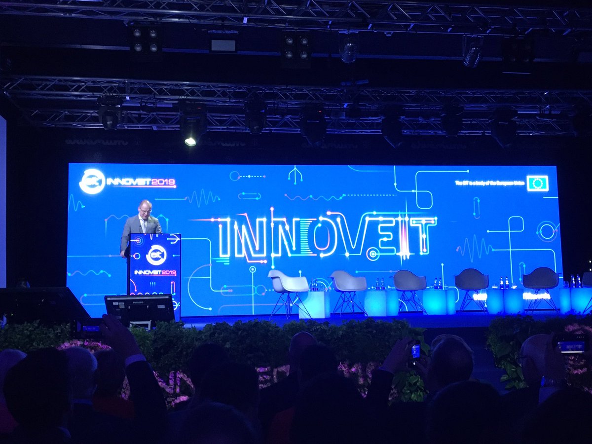 martin_jaehnert's tweet photo. @TNavracsicsEU on the #EU learnings that „ #innovation happens locally“ &amp; that „#people are the most important element“ praising things like #Climathon, then a #femalefutureforce panel - #INNOVEIT2019 feels great so far. Thx for sending me, @DIPAT_de! #INNOVEIT #givegivegiveask https://t.co/r2abm91ut3